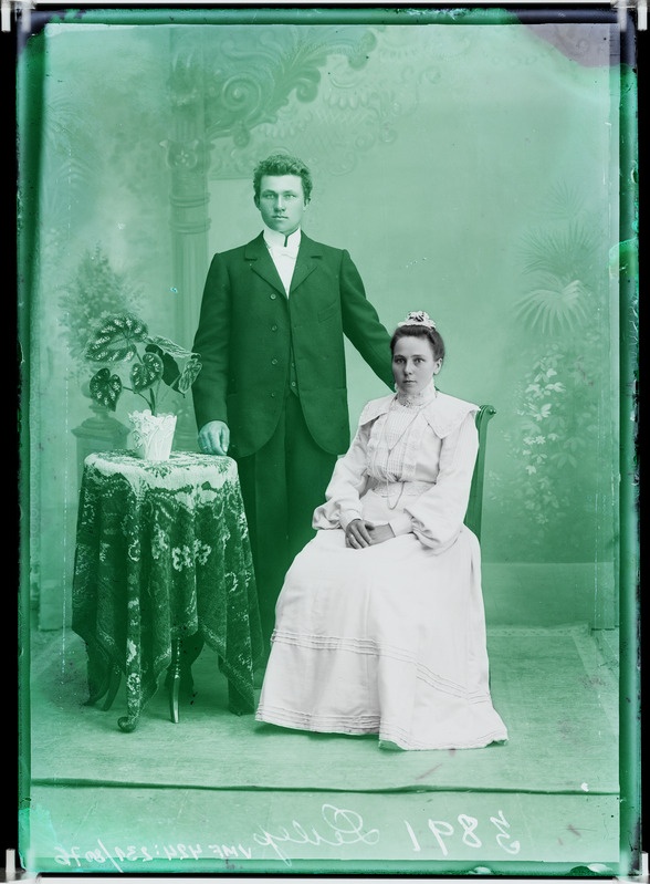 fotonegatiiv, Lellep, pruutpaar, täisportree, 1904 foto J. Riet
