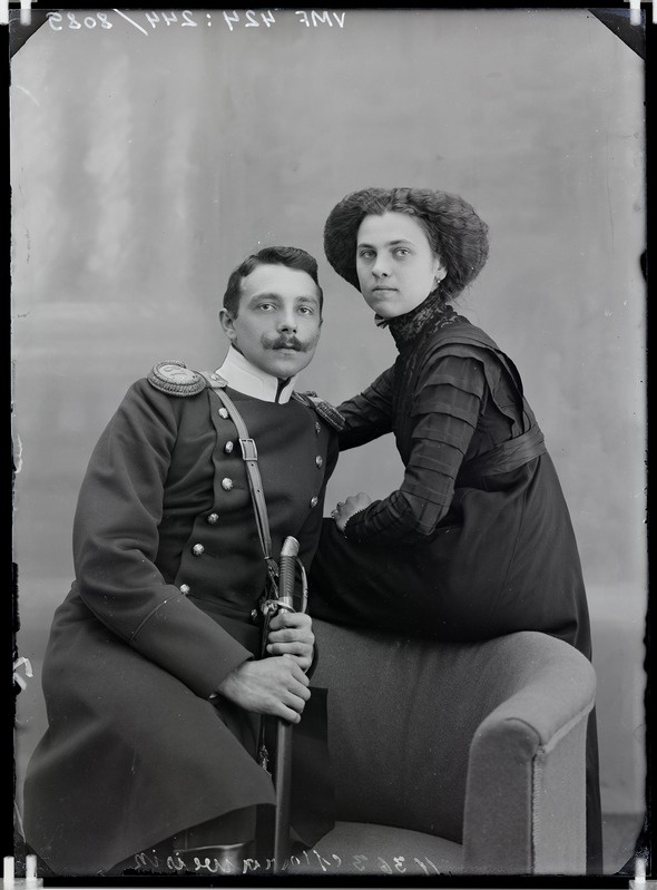 fotonegatiiv, Muraweiski, mees vormis, mõõk, naine, 4/5 portree, 1910 foto J. Riet