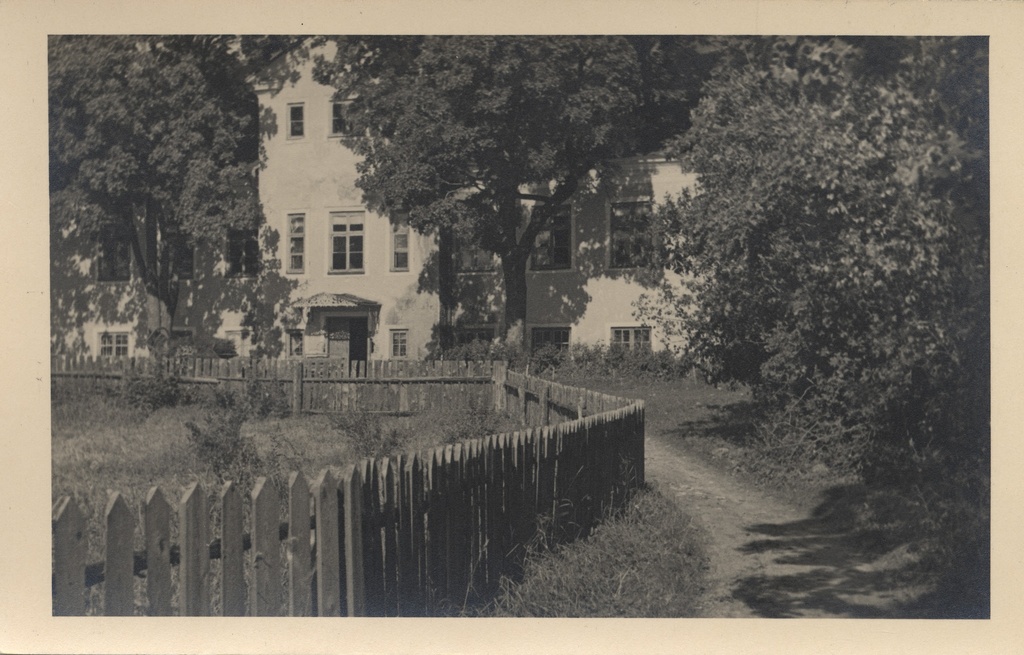 Kihlevere Manor in Kadrina County