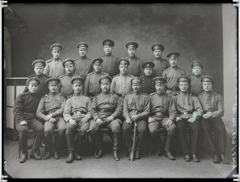 fotonegatiiv, Viljandi, sõjaväelased, sh Hudoshilov, maakonna sõjaväeülem, 20.10.1915 foto J.Riet
