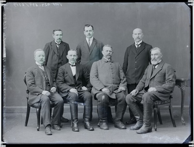 fotonegatiiv, Viljandi Eesti Põllumeeste Seltsi Kaubanduse osakond, grupp, 1924 foto J.Riet  duplicate photo