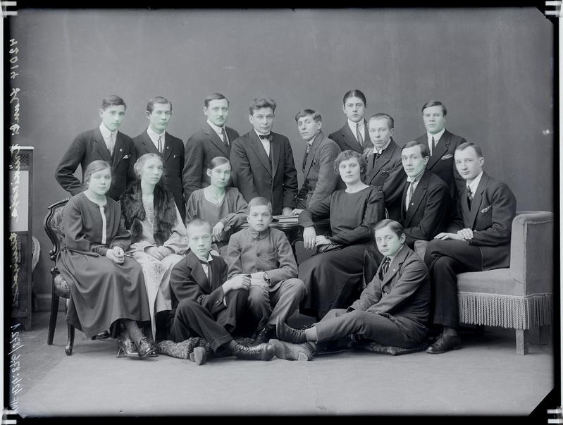 fotonegatiiv, Viljandi, Posti tn 15a, E.Hunt'i trükikoda, töötajad, 1924 foto J.Riet