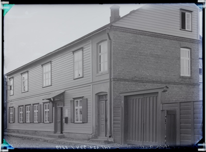fotonegatiiv, Viljandi, Posti tn 28, postimaja (postkontor), oli siin 1908-1927, 1910 foto J.Riet