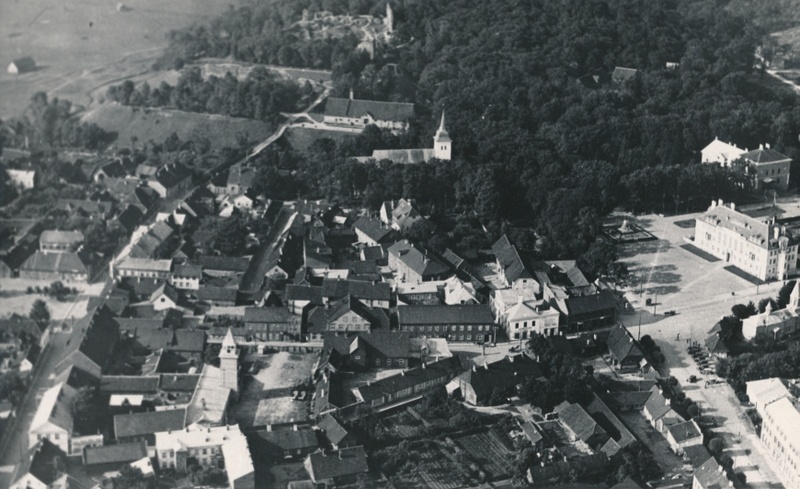 fotokoopia, Viljandi, üldvaade, vanalinn (Lossi, Väike-Turu, Kauba ja Sepa tn ümbrus, Vabaduse plats, lossimäed) aerofoto, u 1930
