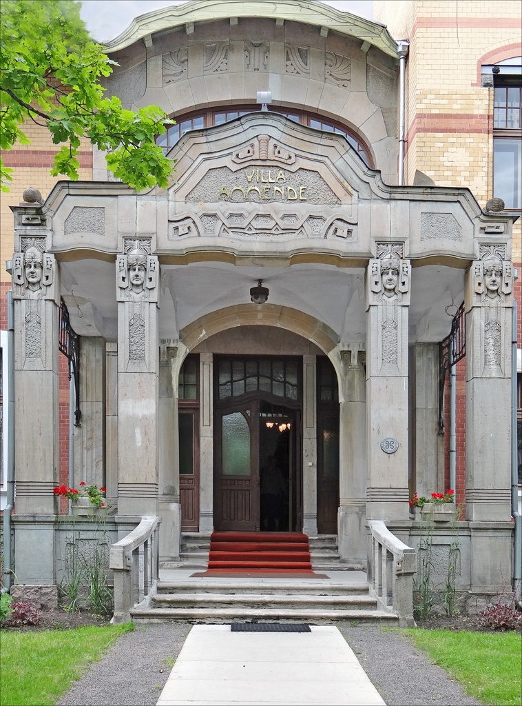 Ammende villa entrance 2012 - This is a photo of cultural heritage monument of Estonia number