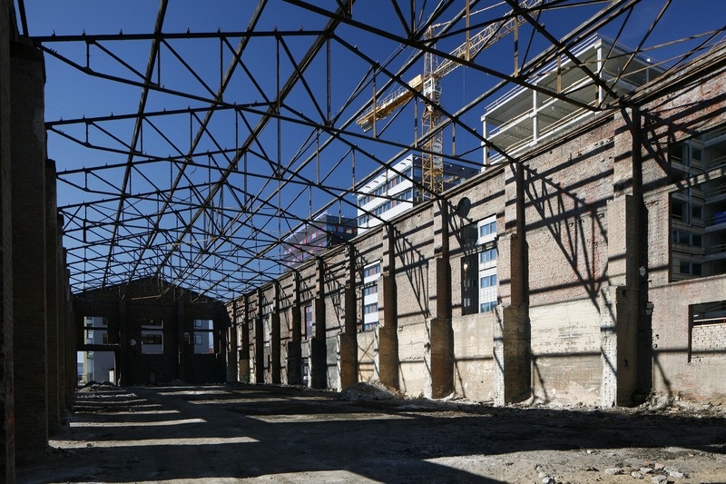 Ülemiste City, endine Dvigateli tehas. Vaade ehitusjärgus tööstushoone seest (hilisem garaaž)