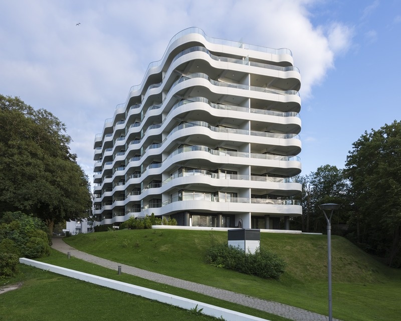 Korterelamu Meerhof Tallinnas Pirital. Arhitektid Henno Sillaste (Toronto) ja Sander Aas (Asum Arhitektid), 2015