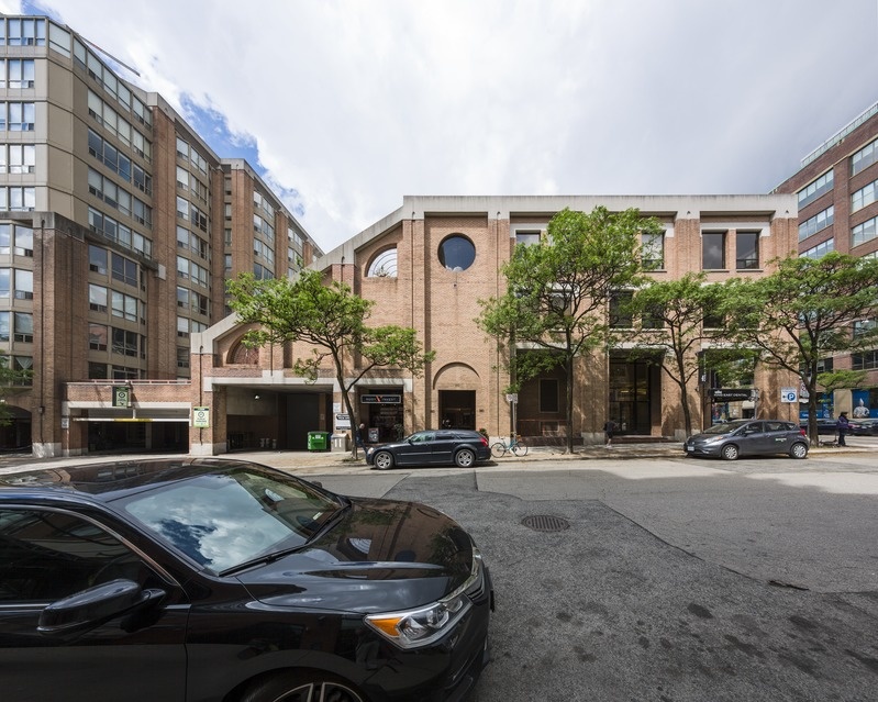 Old York Place korterelamu ja ärihoone Torontos. Välis-Eesti arhitekt Henno Sillaste