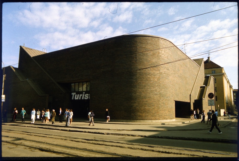 Kauplus Turist Tallinnas Tartu mnt 17. Arhitekt Peep Jänes