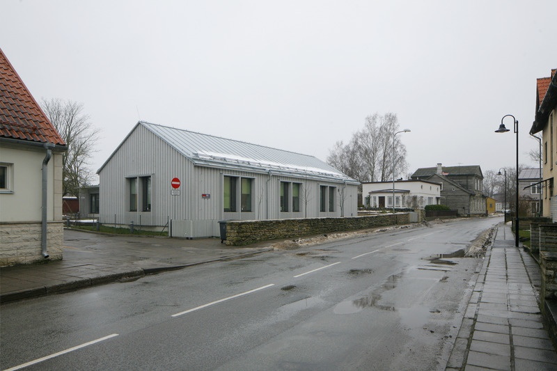 Kuressaare peremajad Tolli ja Kohtu tn nurgal. Arhitektuuribüroo Kavakava, arhitektid Siiri Vallner, Katrin Koov, Kaire Nõmm