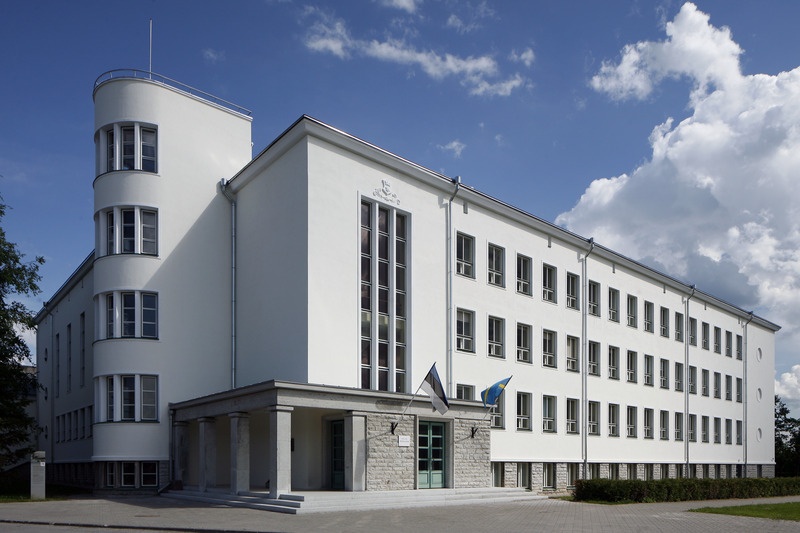 Rakvere gümnaasium. Arhitekt Alar Kotli