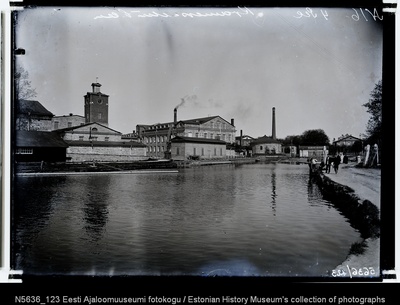 Kreenhilm. Vaade Linavabrikule lõunast üle juurdevoolukanali.  similar photo