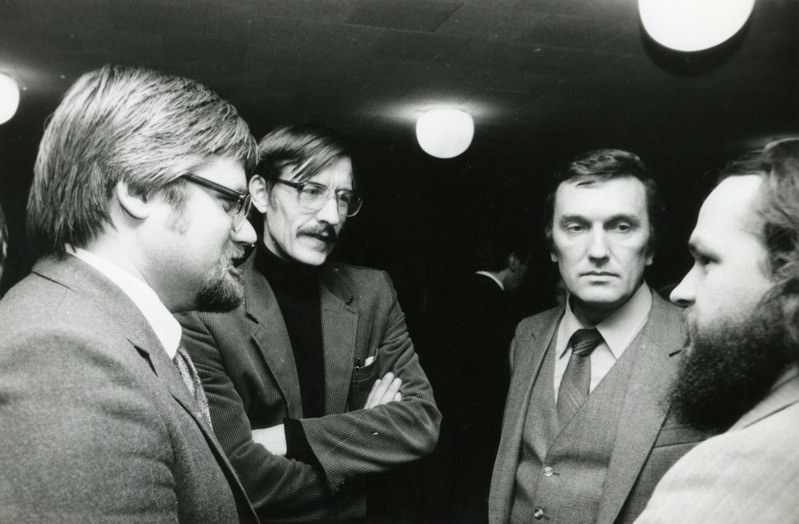 ENSV Arhitektide Liidu XIII kongress Ametiühingute Majas 19.-20. oktoober 1984. Fotod kongressil osalejatest: Ike Volkov, Avo-Himm Looveer, Kuno Raude, Leonhard Lapin