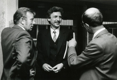 ENSV Arhitektide Liidu XIII kongress Ametiühingute Majas 19.-20. oktoober 1984. Fotod kongressil osalejatest: keskel Oleg Žemtšugov  similar photo
