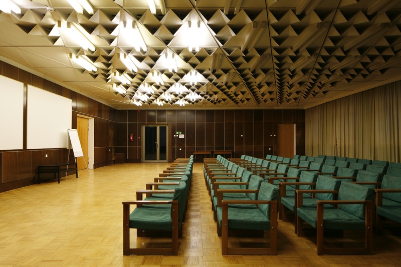 Püssi puitlaastplaatide tehas. Koosolekute saal / aula