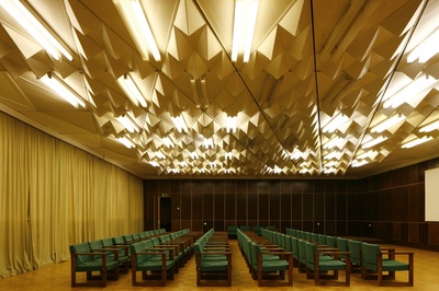 Püssi puitlaastplaatide tehas. Koosolekute saal / aula  similar photo