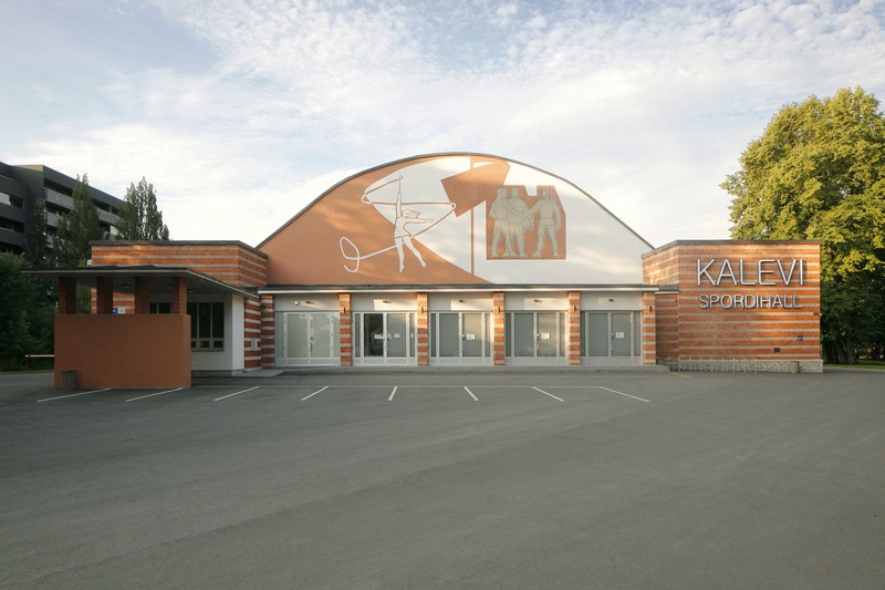 Kalevi spordihall värskelt renoveerituna. Arhitektid Uno Tölpus, Peeter Tarvas, Olga Kontšajeva