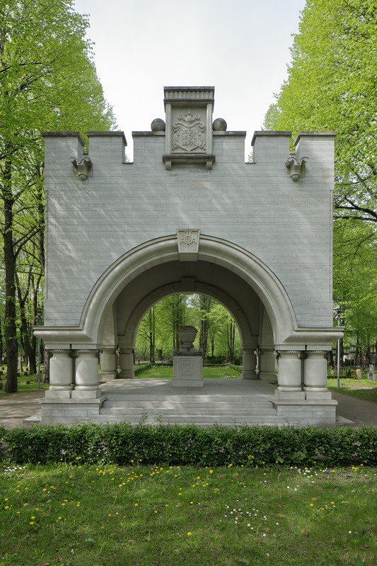 Kaitseväe kalmistu Vabadussõja mälestusehis. Arhitekt Edgar Johan Kuusik (taastatud)