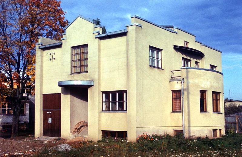 Eramu Tartus Nisu 38, Tartu nn Arhitektide linnaosa. Arhitekt Kullervo Kliimand?