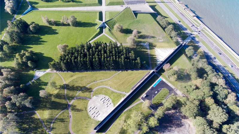 Maarjamäe kommunismiohvrite memoriaal. JVR Arhitektid. Droonifoto