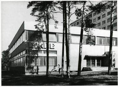 Elamuehituskombinaadi ühiselamu Tallinnas Männiku 89  similar photo