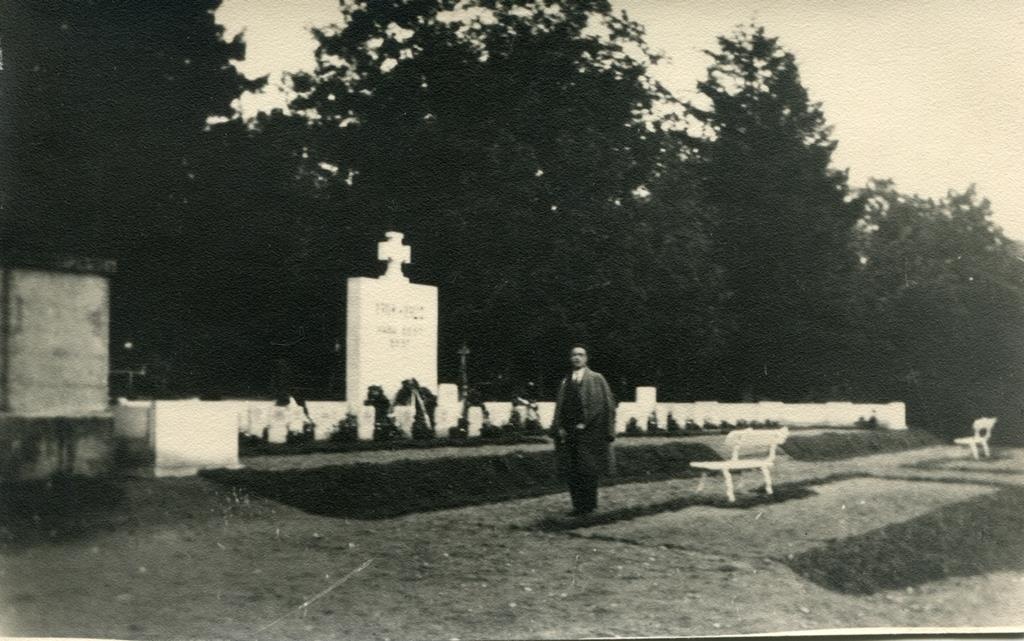 Roman Haavamägi Viljandi kalmistul