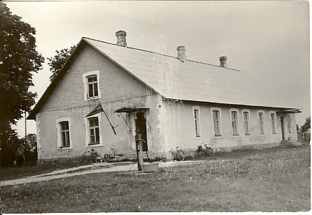 Photo, Koeru küla TSN tk old building in 1972.