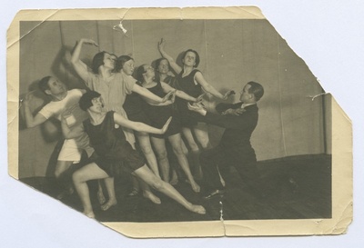 Ernst Idla, Gert Negro liikumisrühm koos juhendajaga  duplicate photo