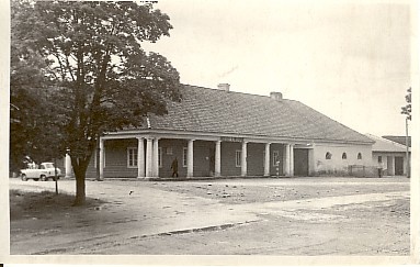Photo, Dog food store in the 1970s a.