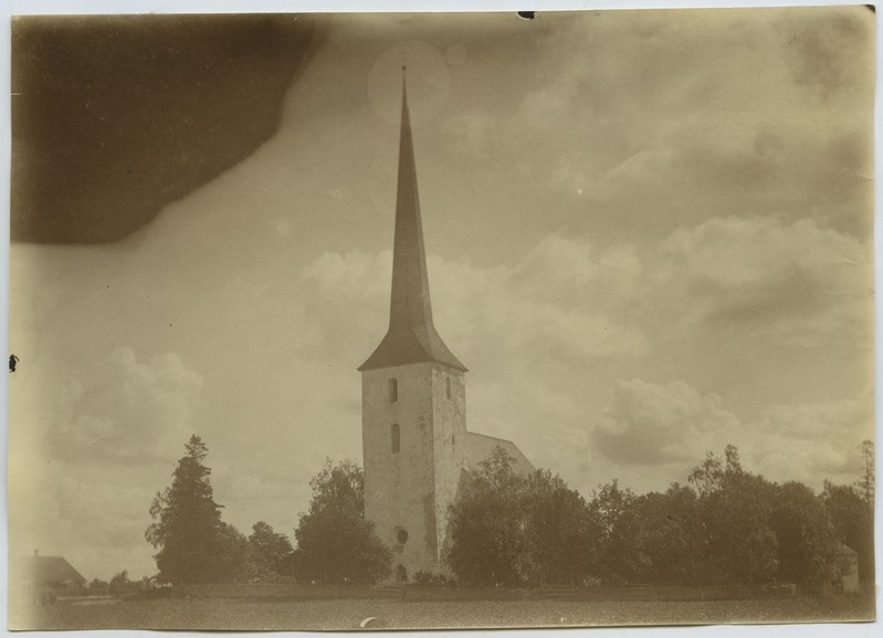 Pilistvere kirik, vaade läänest