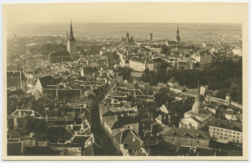 Tallinn. Vaade Toompea suunas Oleviste tornist