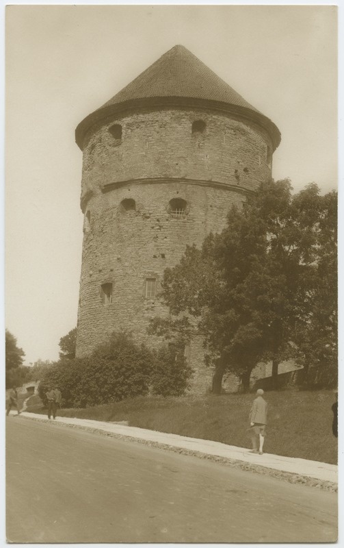 Tallinn. Kiek in de Kök Võidu väljaku poolt