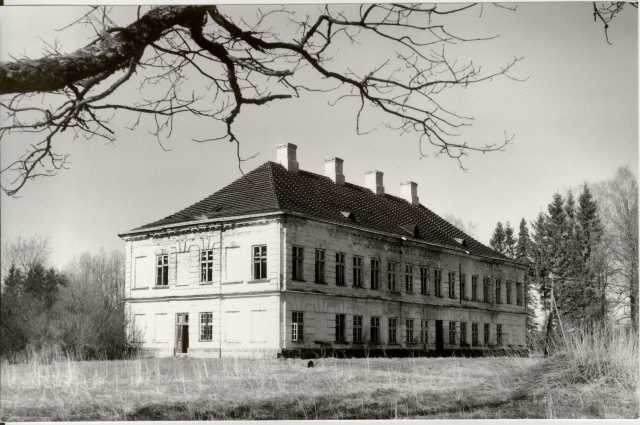 Photo of the Norwegian manor 1988