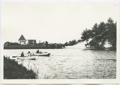 Pirita jõgi aerutajatega.  duplicate photo