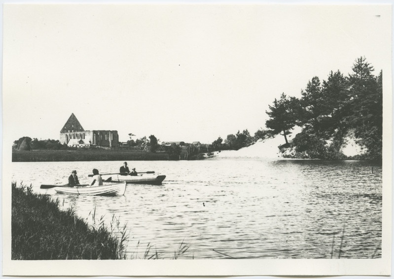 Pirita jõgi aerutajatega.