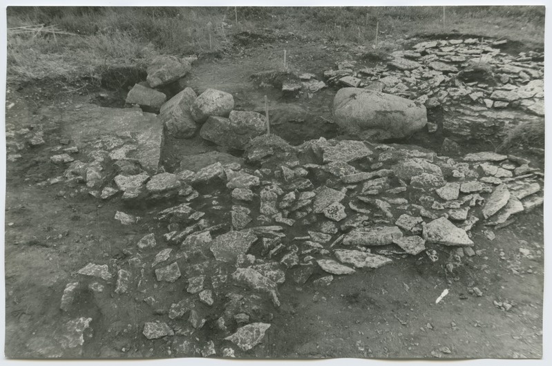 Proosa kivikalme. Vaade kaevandile NW-SO