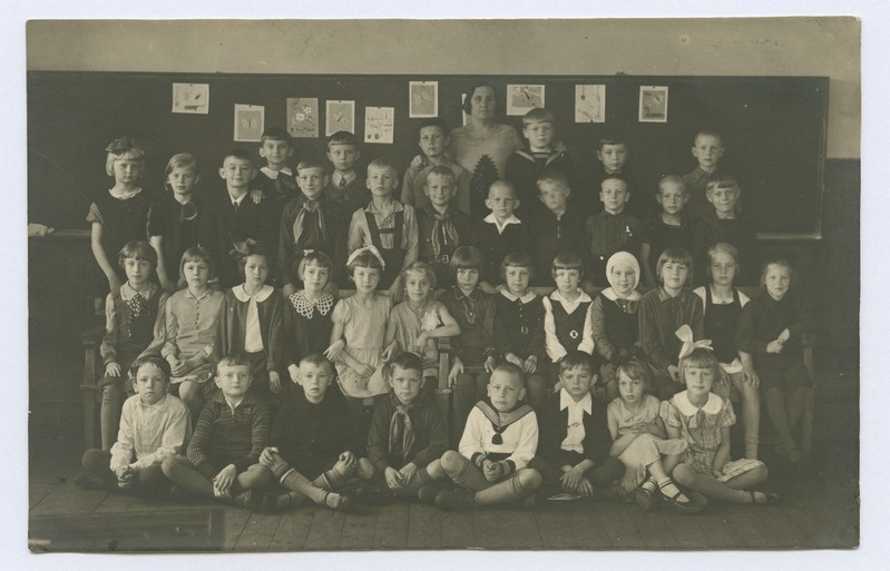 Grupifoto. Hiiu algkooli I klass 1938.-1940. a