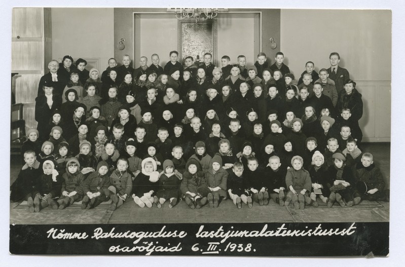 Grupipilt. Nõmme Rahukoguduse lastejumalateenistusest osavõtjad. 6. 03. 1938. a