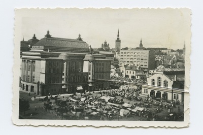 Tallinn. Vaade Uus turg. Pildistatud Musumäelt Estonia teatri poole  duplicate photo