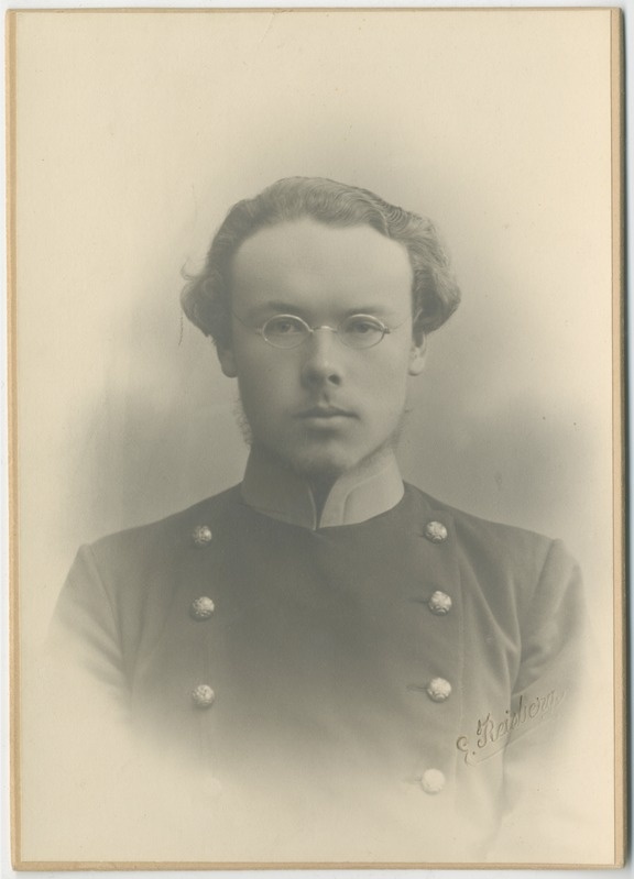 Foto. Johannes Parikas gümnasistina