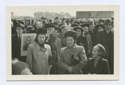 Fotod. Raamatukaubanduse töötajad. 1940.a-d.  duplicate photo