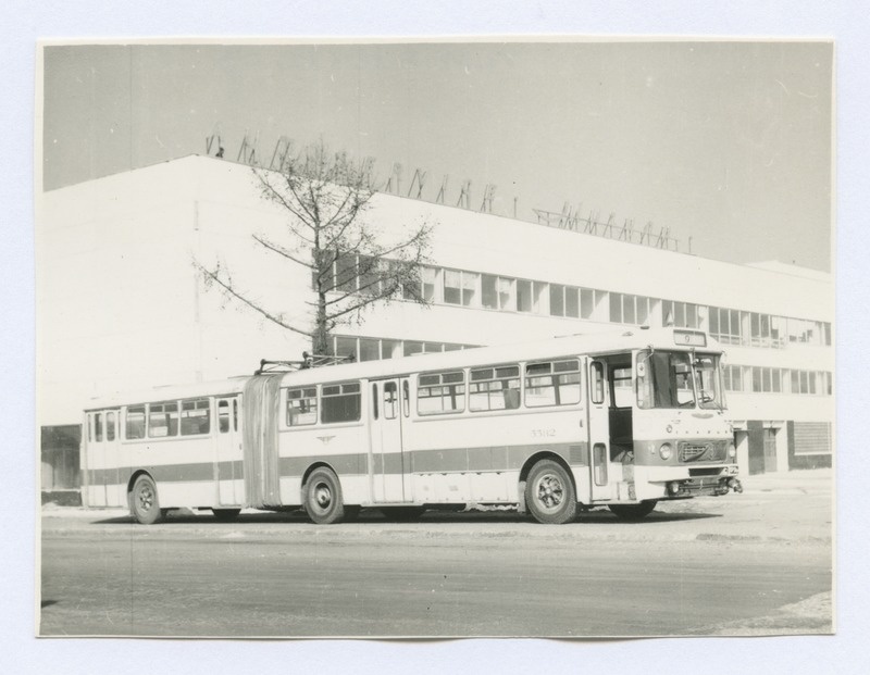 Lõõtsaga autobuss Nr. 9.