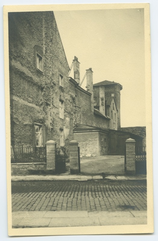 Tallinn, plats Laial tänaval, kuhu kukkus Oleviste torn 1820. aasta tulekahju ajal.