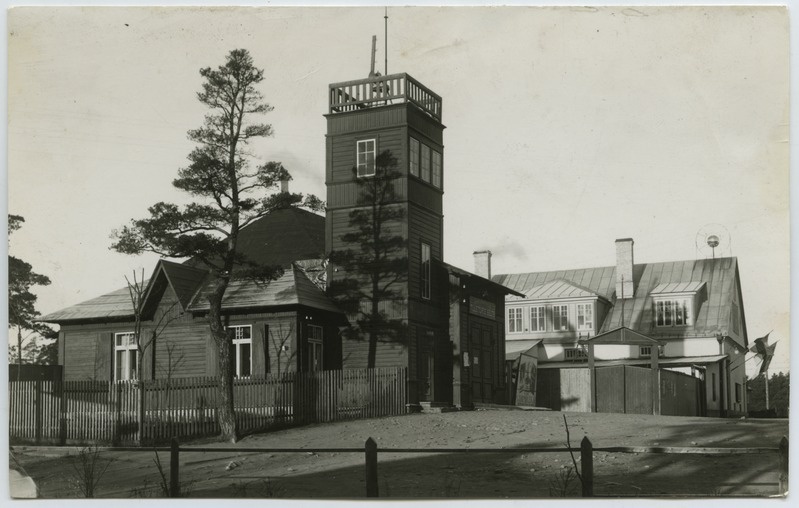 Nõmme, vana pritsimaja Jaama tänaval.