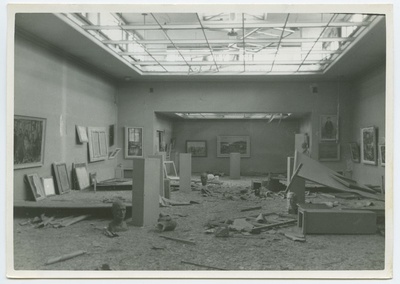 Tallinn, Kunstihoone näitusesaal, sõjategevuses purustatud.  duplicate photo