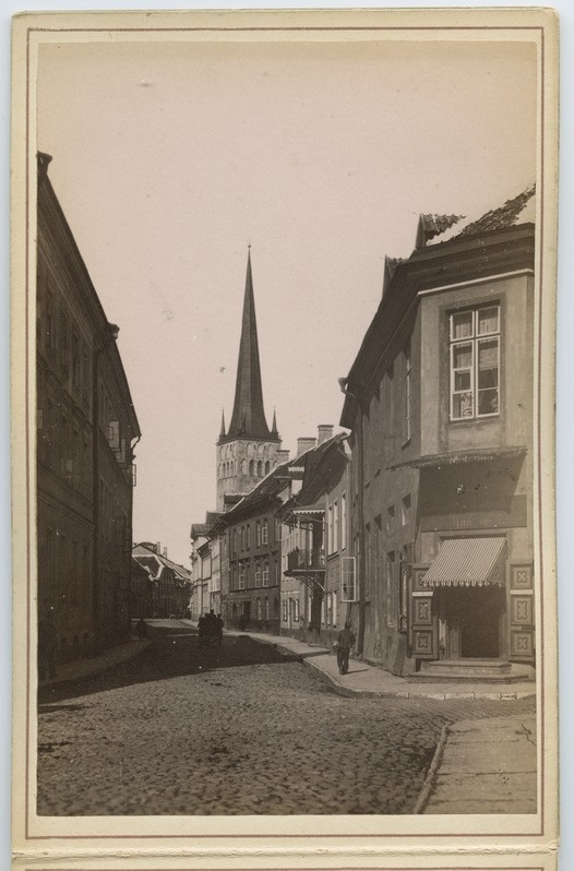 Tallinn, Lai tänav, taga Oleviste kirik.