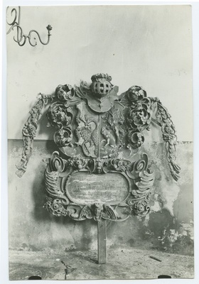 Epitaaf, Adolf Eberschildt ca. 1660/70, vapp teksti ja taimornamentidega, Niguliste kirikus.  duplicate photo