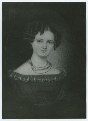 C.Malen (?) Wilhelmine Frey, sündinud Krich, 1807 - 1884, rinnaportree en face.  duplicate photo