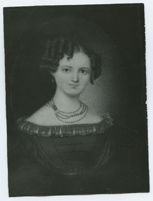 C.Malen (?) Wilhelmine Frey, sündinud Krich, 1807 - 1884, rinnaportree en face.  duplicate photo