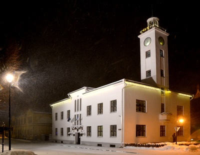 Viljandi raekoda ja Kauba tänava ja Linnu tänava ristmik rephoto